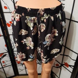 HAWAIIAN HIBISCUS FLORAL LADIES SHORT/SKORT DESIGN SIZE L/XL